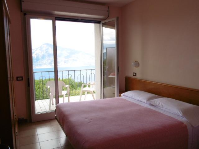 Hotel Miralago San Zeno di Montagna Kültér fotó