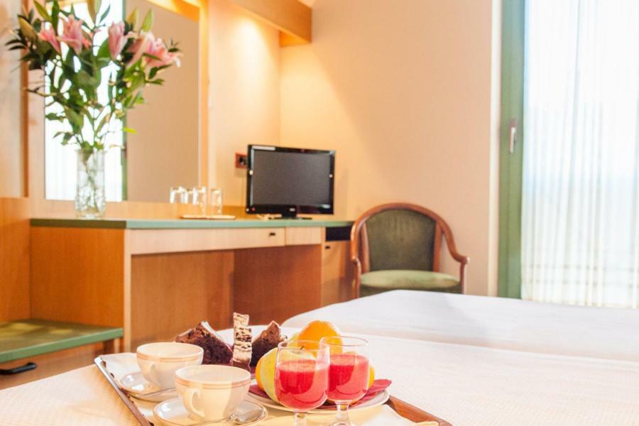 Hotel Miralago San Zeno di Montagna Kültér fotó